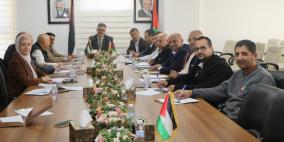 الزراعة تعقد اجتماعًا تشاركيًا مع اتحاد شركات مصدري التمور لمناقشة معايير توزيع الكوتا.