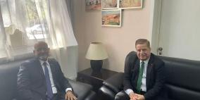 السفير جواد عواد يلتقي السفير الموريتاني لدى بكين