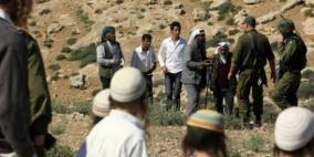 مستوطنون يهجّرون بالقوة ثلاث عائلات بدوية من تجمع الحثرورة ويقيمون بؤرة جديدة شرق القدس