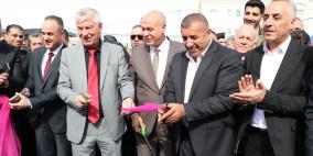 صور وفيديو| نيابة عن رئيس الوزراء.. وزير الصناعة يفتتح معرض الغذاء – فلسطين 2025