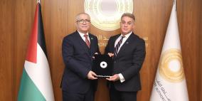 سلطة النقد وجامعة بيرزيت توقعان مذكرة تفاهم لتعزيز التعاون الأكاديمي والبحثي والتوعية المالية