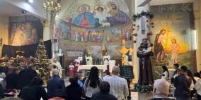 بعد عامين من الإبادة … الاحتفال بعيد الميلاد المجيد وإقامة القداس والصلوات في غزة (صور)