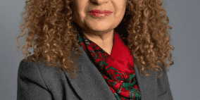 اختيار غادة العمري لتمثيل فلسطين في شبكة شباب المستقبل العالمية (FYGN)