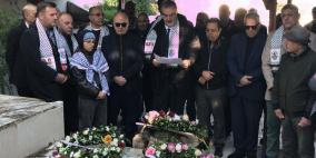 القدومي يضع إكليلا من الزهور على أضرحة القادة الشهداء أبو إياد وأبو الهول وأبو محمد في تونس