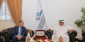 السفير شبلي يبحث مع "يونا" تعميم فتوى توجيه أموال الزكاة إلى "الأونروا" 