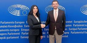 السفيرة أمل جادو تجمتع مع عضو البرلمان الأوروبي " البرتغالي سبستياو بوغالو"