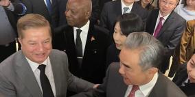 السفير عواد يشارك في حفل خارجية الصين.. ووانغ يي يؤكد مواصلة دعم دولة فلسطين