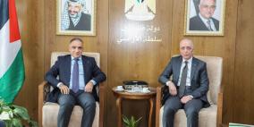 مرسوم رئاسي يخصص أراضي حكومية لصالح مشاريع الطاقة في جنين ونابلس