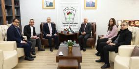 أبو هولي يبحث مع السفير التركي أوضاع المخيمات الفلسطينية وتداعيات الأزمة المالية للأونروا والتصعيد الإسرائيلي في الضفة وغزة