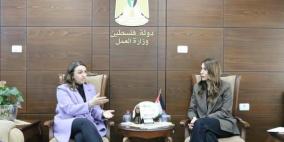 وزيرة العمل تبحث مع SPARK وFlow تطوير سياسات وطنية لتعزيز الريادة والاقتصاد الأخضر.