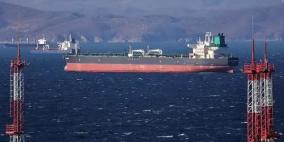 واشنطن تعلن السماح المؤقت بشراء النفط الروسي "العالق في البحر"