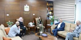 د. ولاء بطاط تبحث مع وزيرة العمل سبل الشراكة في منتدى فلسطين الاقتصادي