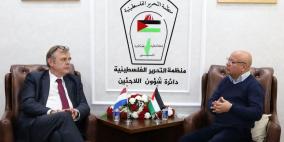 أبو هولي يبحث مع السفير الهولندي سبل دعم الأونروا وحماية ولايتها من مخاطر استهدافها