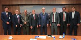 إدارة البنك الإسلامي العربي تزور جامعة النجاح الوطنية وتبحث سبل تعزيز التعاون المشترك