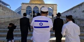 عشرات المستعمرين يقتحمون المسجد الأقصى ويؤدون طقوسا تلمودية