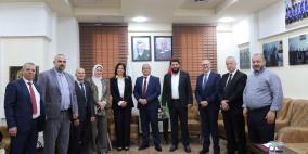 بالتعاون مع غرفة التجارة والصناعة.. بورصة فلسطين تختتم جولتها الميدانية للشركات الرائدة في الخليل