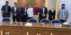 ضمن مشروع الوظائف الخضراء .. الحوامدة يلتقي مزارعي الخليل ويسلّم منحاً مالية لـ69 مستفيداً