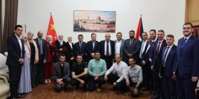 السفير عواد يشيد بالدعم الصيني في تدريب الكوادر الفلسطينية بمجالات إعادة الإعمار