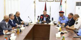 وزير الداخلية الأردني يتفقد جسر الملك حسين وسط شكاوى من أزمة السفر