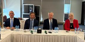 وزير الصناعة يترأس اجتماع اللجنتين التوجيهية والاستشارية لمشروع القرية الحرفية المستدامة للأحذية والجلود