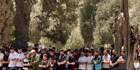 60 ألفا يؤدون الجمعة في الأقصى رغم إجراءات الاحتلال