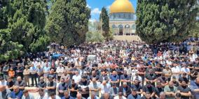 50 ألفا يؤدون صلاة الجمعة في المسجد الأقصى