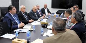 اجتماع حكومي يبحث آليات معالجة ملف "المشاطب" وتعزيز الرقابة المشتركة