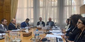 أبو هولي يطالب بإلزام إسرائيل باتفاق وقف إطلاق النار في غزة ووقف حرب المخيمات في الضفة ومخططات الضم