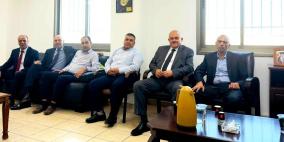 كهرباء طوباس تبحث مع وزير الحكم المحلي ملف ديون المجالس المحلية
