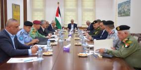 الشيخ يعقد اجتماعا مع قادة الأجهزة الأمنية لمتابعة التطورات الراهنة