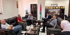 الأشغال تبحث مع بلدية بير نبالا ومجلس دير السودان أولويات تطوير الطرق