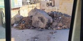 الاحتلال يواصل اقتحام مخيم قلنديا ويعتدي على الصحفيين ويغلق عدة مداخل بالسواتر الترابية