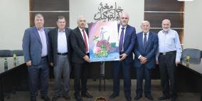  وزير الزراعة يزور جامعة بوليتكنك فلسطين ويتفقد مراكزها البحثية ويبحث تعزيز الشراكة لخدمة القطاع الزراعي.
