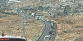 مئات المواطنين عالقون على حاجز جبع شمال القدس