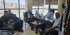 ضمن خطة التواصل مع الهيئات المحلية.....رئيس سلطة الطاقة يناقش وضع قطاع الطاقة في قرية بيت دجن.