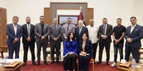 الرئيس عباس يستقبل رئيس وأعضاء مجلس بلدي سلفيت المنتخبين