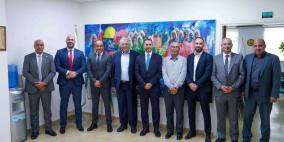بنك القدس يزور جامعة القدس مباركاً برئاستها الجديدة