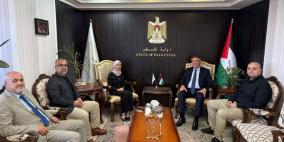 المركز العربي الدولي للأبحاث والدراسات الاستراتيجية يكرم الإعلام الرسمي الفلسطيني تقديراً لدوره الوطني والإنساني