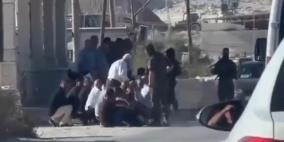 بالفيديو | الاحتلال ينكل بركاب حافلة متجهة لحفل زفاف عند مدخل قباطية