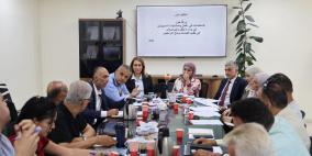 وكيل وزارة النقل والمواصلات يشارك في جلسة نقاش حول الاستثناءات في تقديم الخدمات ومنح التراخيص