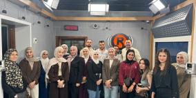 من الاستوديو إلى الميدان.. طلبة جامعة النجاح الوطنية في زيارة ميدانية لشبكة راية وقناة رؤيا 