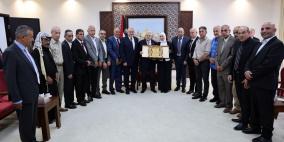 الرئيس عباس يستقبل رؤساء البلديات والمجالس المحلية لمحافظة القدس