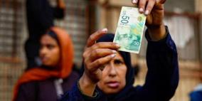 خاص | الكاش يتحول إلى عبء.. سوق سوداء تتحكم في حركة النقد بغزة