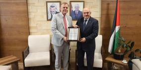 الوزير حجاوي يُشيد بجهود السفير الهولندي واسهاماته في تعزيز العلاقات بين البلدين