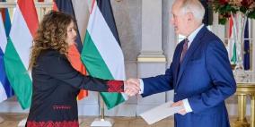 سفيرة دولة فسطين لدى المجر تقدم أوراق اعتمادها إلى الرئيس المجري
