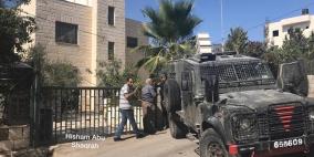 حصار اسرائيلي على بيت سوريك وحظر للتجول داخلها 