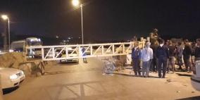 قوات الاحتلال تغلق بوابة الفحص جنوب الخليل