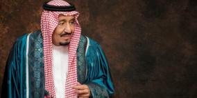 وقف كاتب سعودي بالغ في مديح الملك  