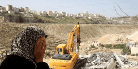 بقرار احتلالي.. هدم منزل في الزعيم 