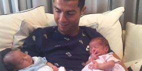 رونالدو يرزق بتوأمين